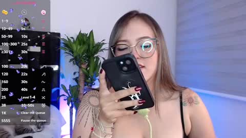 Snapshot of naughtycurvybbx chatting on 12-23-24, 04:22 LANAindependent model online show from 12-23-24, 04:22