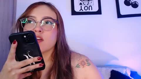 Snapshot of naughtycurvybbx chatting on 09-18-25, 07:10 LANAindependent model online show from 09-18-25, 07:10
