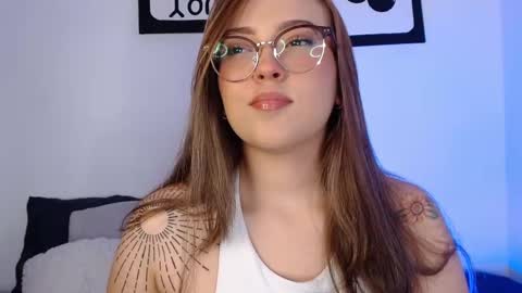 Snapshot of naughtycurvybbx chatting on 09-24-25, 06:17 LANAindependent model online show from 09-24-25, 06:17