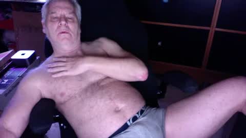 Snapshot of naughtydaddyla chatting on 01-12-25, 04:31 naughtydaddyla online show from 01-12-25, 04:31