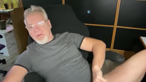 Snapshot of naughtydaddyla chatting on 09-27-25, 11:10 naughtydaddyla online show from 09-27-25, 11:10