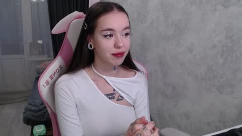 Snapshot of naughtydakota chatting on 10-19-25, 01:56 Dakota online show from 10-19-25, 01:56