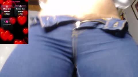 Kimberly online show from 10-18-25, 03:35