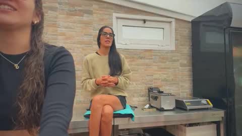 Snapshot of naughtyluxe chatting on 10-03-25, 09:28 ANDREA STEPH MIKE online show from 10-03-25, 09:28