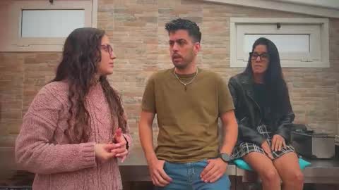 Snapshot of naughtyluxe chatting on 10-18-25, 10:27 ANDREA STEPH MIKE online show from 10-18-25, 10:27