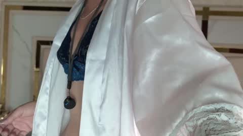 Snapshot of naughtymilfx_ chatting on 02-25-26, 03:05 online show from 02-25-26, 03:05