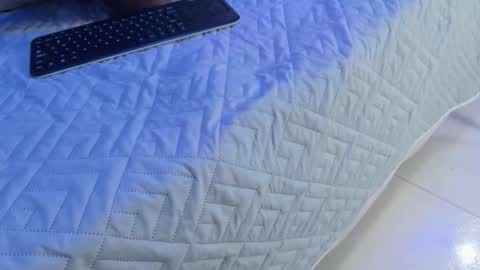 Snapshot of naughtymilfx_ chatting on 03-20-26, 03:00 online show from 03-20-26, 03:00