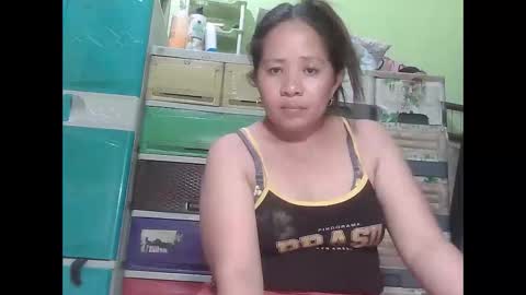 Snapshot of naughtymom26 chatting on 02-26-26, 04:33 naughtymom26 online show from 02-26-26, 04:33