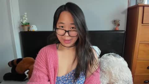 Snapshot of naughtynerdygirl chatting on 02-19-26, 11:06 Gigi Chu online show from 02-19-26, 11:06