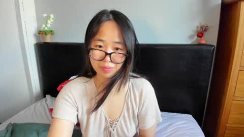 Snapshot of naughtynerdygirl chatting on 06-24-26, 12:59 Gigi Chu online show from 06-24-26, 12:59