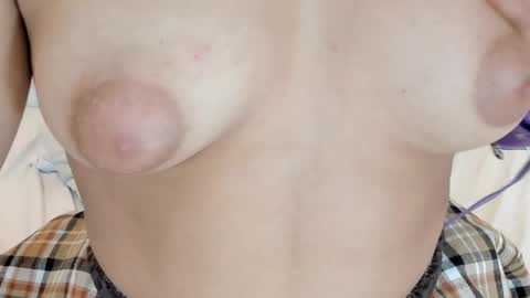 Snapshot of naughtyrose_vc chatting on 04-24-26, 12:35 naughtyrose vc online show from 04-24-26, 12:35