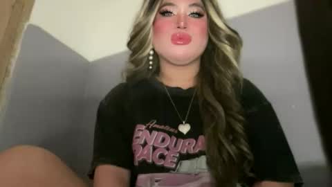 Snapshot of naughtyrosecum chatting on 10-17-25, 10:51 Rose Wilson online show from 10-17-25, 10:51