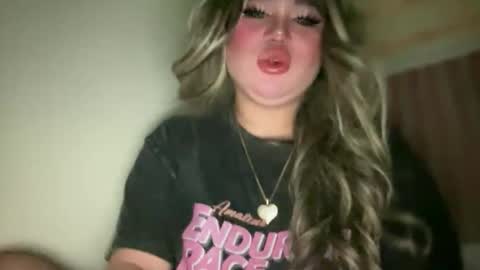 Snapshot of naughtyrosecum chatting on 10-21-25, 06:41 Rose Wilson online show from 10-21-25, 06:41