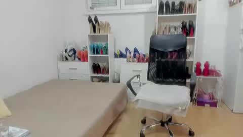 naughtysabine1 online show from 05-10-26, 06:13