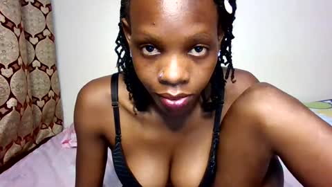 Snapshot of naughtysweetqueen chatting on 06-14-26, 03:58 queen online show from 06-14-26, 03:58