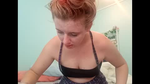 Snapshot of naughtyt333n chatting on 02-19-26, 05:14 Naughty Jess online show from 02-19-26, 05:14