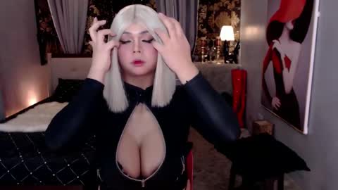 ITS ME YOGIRL PATRICIA online show from 01-23-25, 12:19