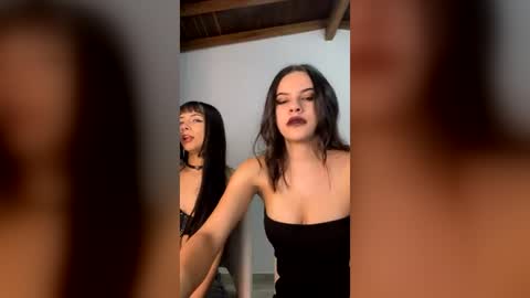 Snapshot of naugthy_cameron chatting on 07-02-26, 02:33 Luisa online show from 07-02-26, 02:33