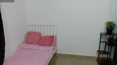 Snapshot of naugthy_muse chatting on 05-19-26, 02:40 sabrina online show from 05-19-26, 02:40