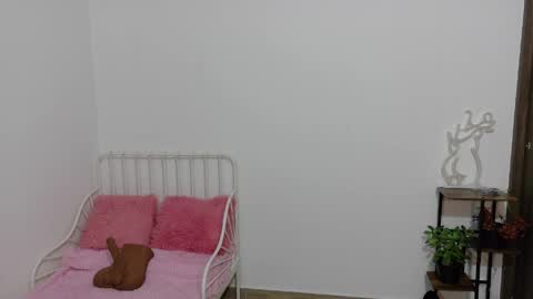 Snapshot of naugthy_muse chatting on 06-05-26, 08:14 sabrina online show from 06-05-26, 08:14