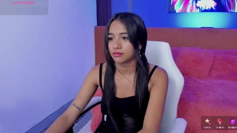 Snapshot of naugthy_skinny chatting on 09-25-25, 06:33 Angela online show from 09-25-25, 06:33