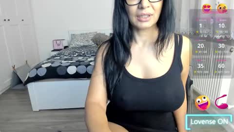 KimBeee online show from 03-08-25, 06:54