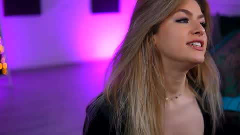 Naya online show from 03-17-26, 08:23