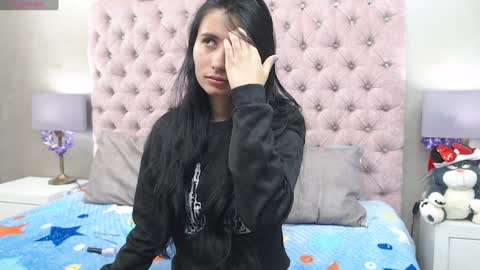Naye  online show from 12-26-24, 07:49