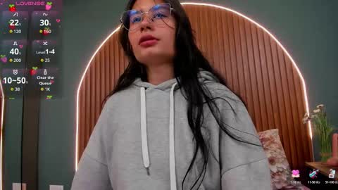 Snapshot of nayecloud chatting on 10-29-25, 03:31 Naye online show from 10-29-25, 03:31