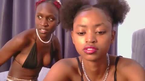 Snapshot of naylah18 chatting on 02-06-26, 04:39 Britney online show from 02-06-26, 04:39