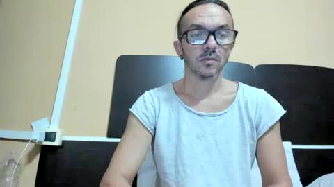Snapshot of nb686 chatting on 09-21-25, 01:18 nb686 online show from 09-21-25, 01:18