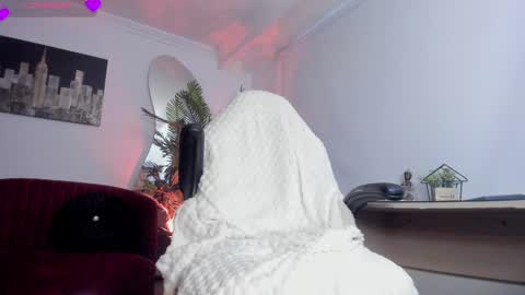 Snapshot of nebetcolin chatting on 02-17-25, 10:14 Hellen online show from 02-17-25, 10:14