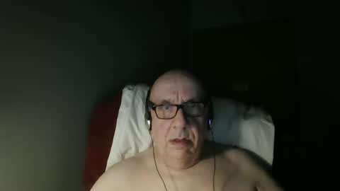 Snapshot of needlesslove chatting on 04-25-26, 01:08 Tom online show from 04-25-26, 01:08