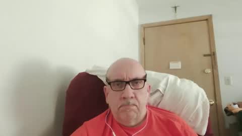 Snapshot of needlesslove chatting on 05-02-26, 08:14 Tom online show from 05-02-26, 08:14