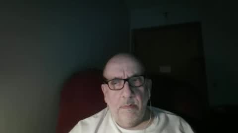 Snapshot of needlesslove chatting on 05-05-26, 01:57 Tom online show from 05-05-26, 01:57