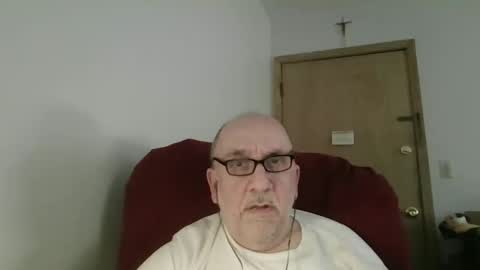Snapshot of needlesslove chatting on 05-14-26, 11:22 Tom online show from 05-14-26, 11:22