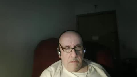 Snapshot of needlesslove chatting on 05-24-26, 12:59 Tom online show from 05-24-26, 12:59