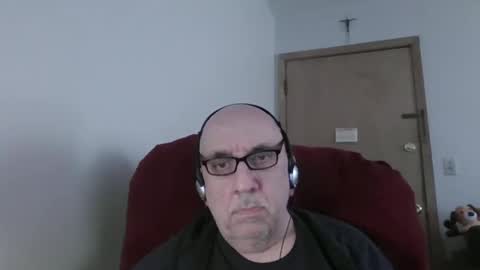 Snapshot of needlesslove chatting on 05-31-26, 09:05 Tom online show from 05-31-26, 09:05