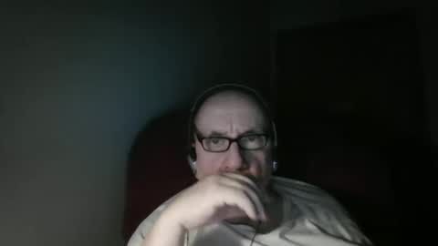 Snapshot of needlesslove chatting on 06-05-26, 03:13 Tom online show from 06-05-26, 03:13
