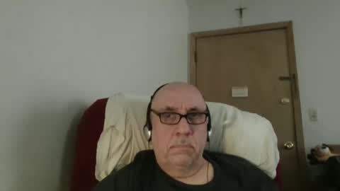 Snapshot of needlesslove chatting on 06-06-26, 08:57 Tom online show from 06-06-26, 08:57