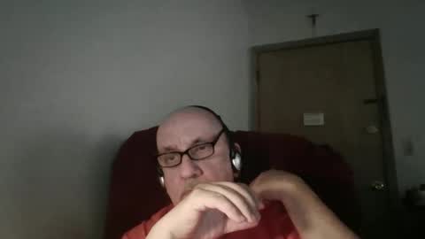 Snapshot of needlesslove chatting on 06-07-26, 09:51 Tom online show from 06-07-26, 09:51