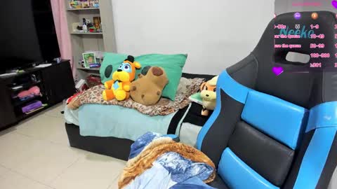 Geek Nicole    im Neeko UwU online show from 10-19-25, 05:13