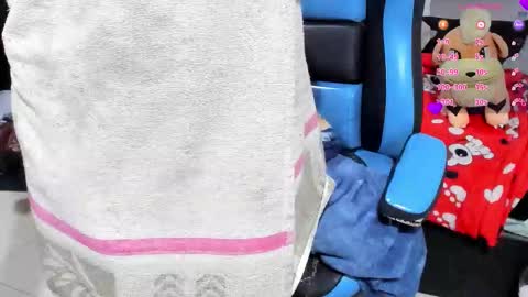 Geek Nicole    im Neeko UwU online show from 11-13-25, 03:55