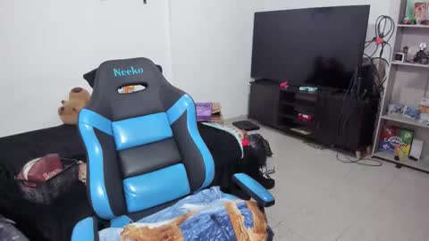 Geek Nicole    im Neeko UwU online show from 12-20-25, 12:18