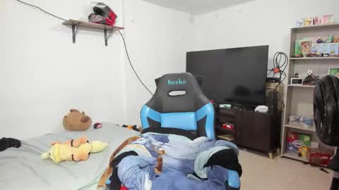 Geek Nicole    im Neeko UwU online show from 01-12-26, 08:58