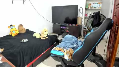 Geek Nicole    im Neeko UwU online show from 06-18-26, 11:47