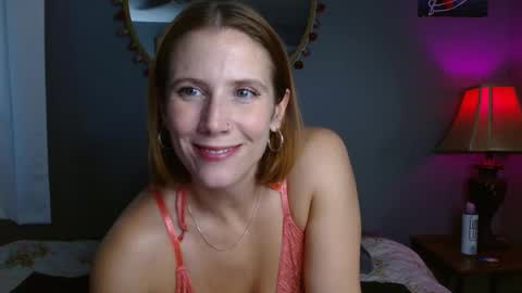 Snapshot of neemcream chatting on 03-07-25, 11:05 JenniferJen online show from 03-07-25, 11:05