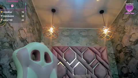 Nefer  online show from 09-28-25, 01:38