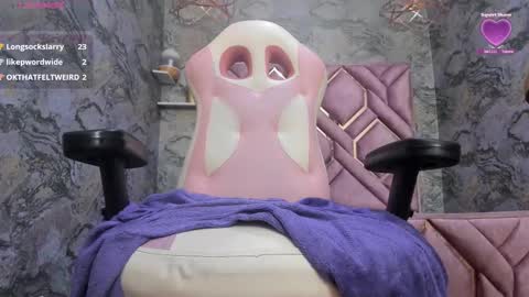 Nefer  online show from 10-19-25, 06:52