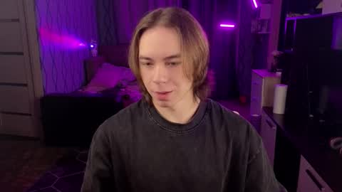 Snapshot of neganxxl chatting on 11-25-25, 12:32 Negan online show from 11-25-25, 12:32